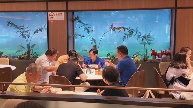 “冬吃饺子夏吃面”，夏至时节老字号面馆人气爆棚