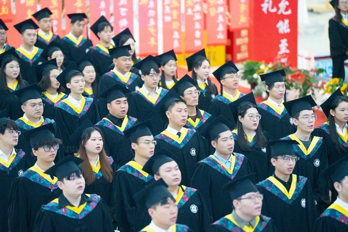 西京学院土木工程学院、会计学院举行2024届毕业生毕业典礼