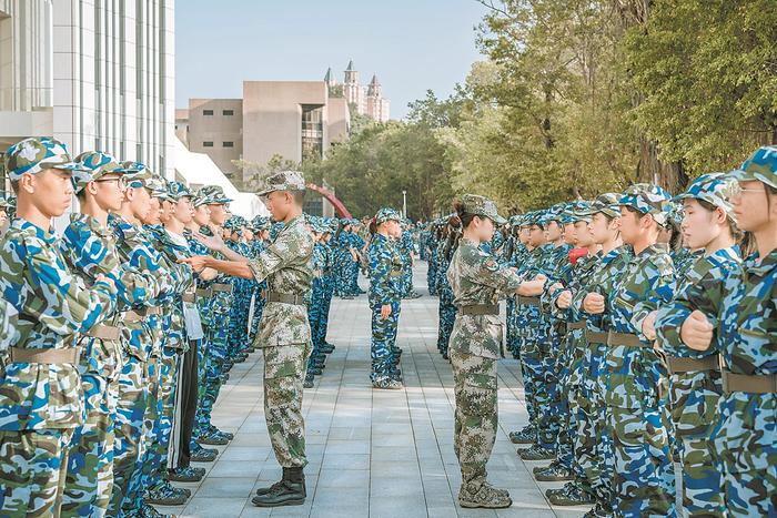 全省首个高校退役军人服务中心成立近五年 为退役士兵大学生提供“一站式”服务