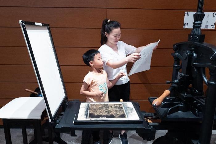 北京城市图书馆三大主题馆开馆 提供非遗、古籍、艺术多维文化新场景