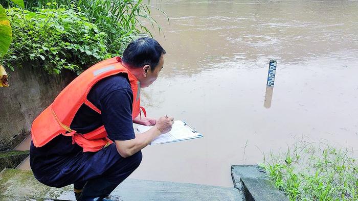 重庆9区降大暴雨 最大日雨量188毫米