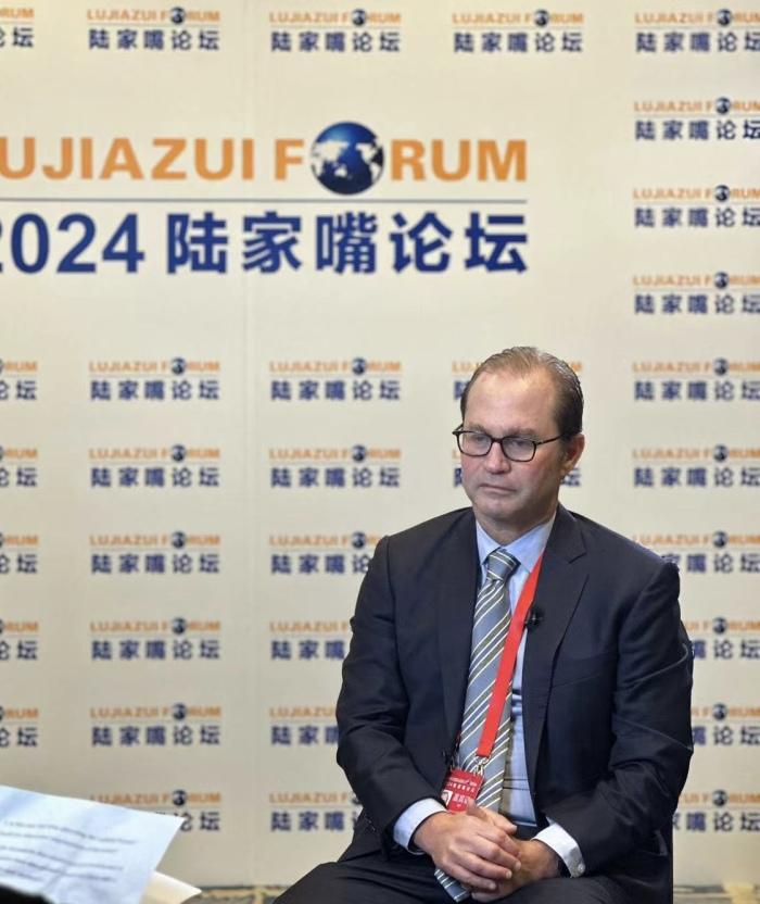 专访路博迈全球首席运营官安迪·科马罗夫：中国资管行业正处于一个令人兴奋的拐点