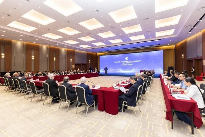 中国科学院举行外籍院士颁证仪式暨学部国际合作工作研讨会