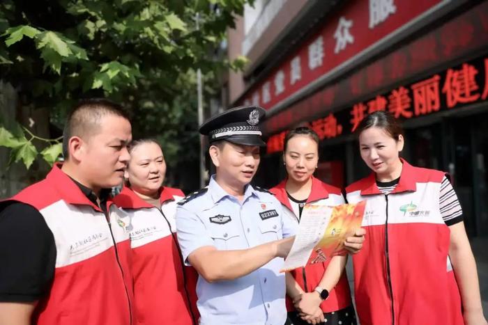 专访武汉市副市长、公安局局长董煜华：​推行“六个警务” 推动公安工作高质量发展