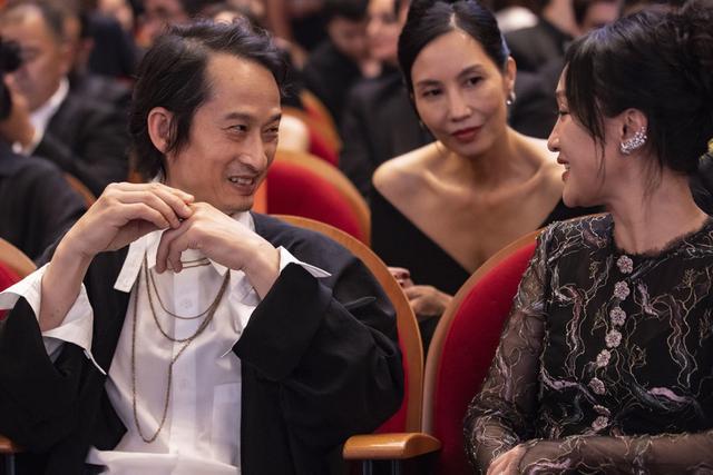 最佳男演员是他！葛大爷和小凯被临时请上台……上海国际电影节金爵奖揭晓