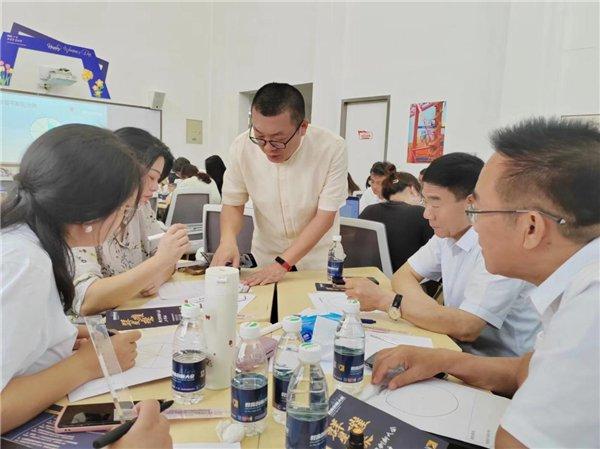河南省林州市世纪学校代表团赴宁波考察Al时代教育创新