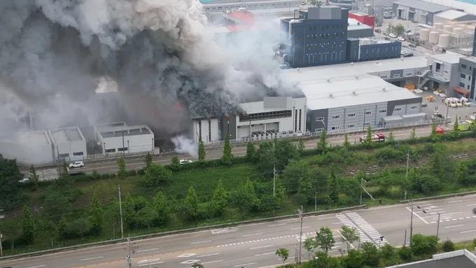 韩国一电池厂发生火灾，已造成约20人死亡