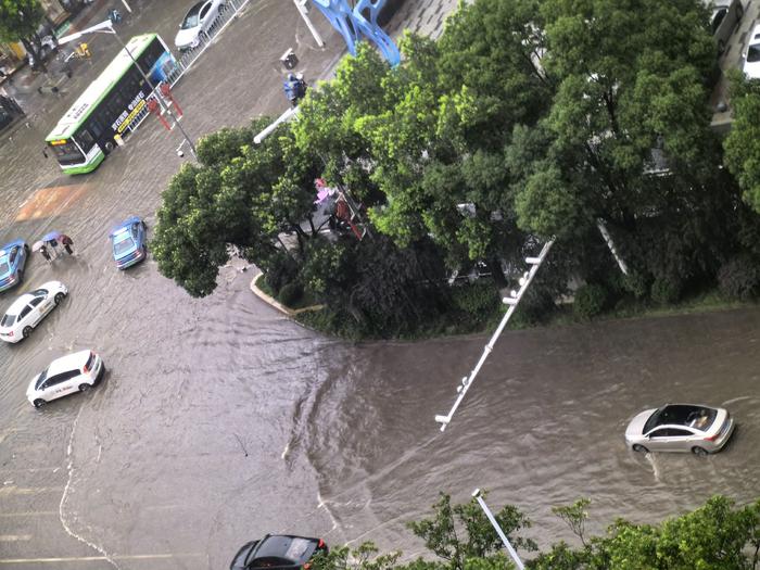 长沙暴雨！地铁2、3号线全线停运，浏阳全市公交停运！单小时雨量破当地6月纪录