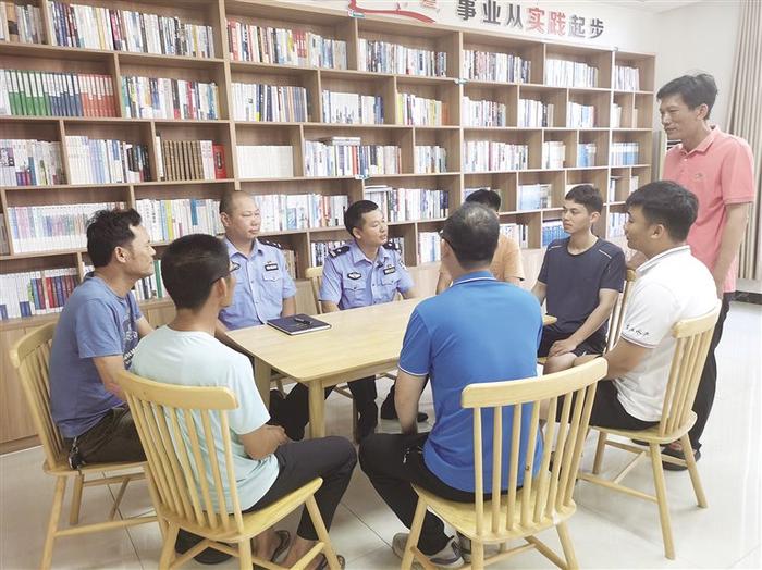 促进基层警务创新发展，强化港船岸线管控水平……这里的民警都是“斜杠青年”