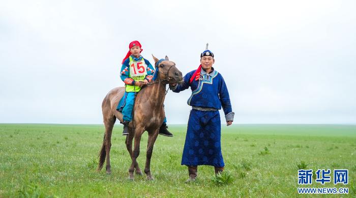 内蒙古：草原上的赛马盛会