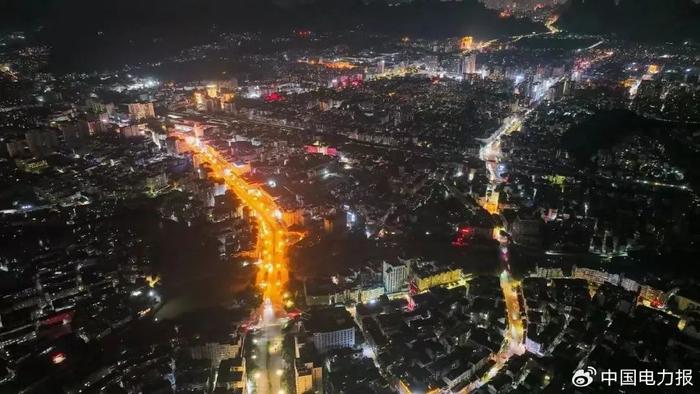 南方电网以最短时间抢通梅州、桂林受灾用户供电