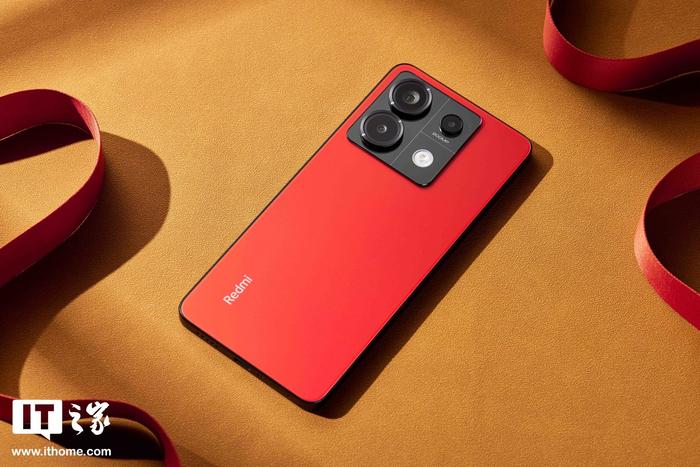 小米 Redmi Note 14 Pro 手机有望采用 1.5K 居中单孔双微曲屏，50MP 大底“居中类椭圆镜头”