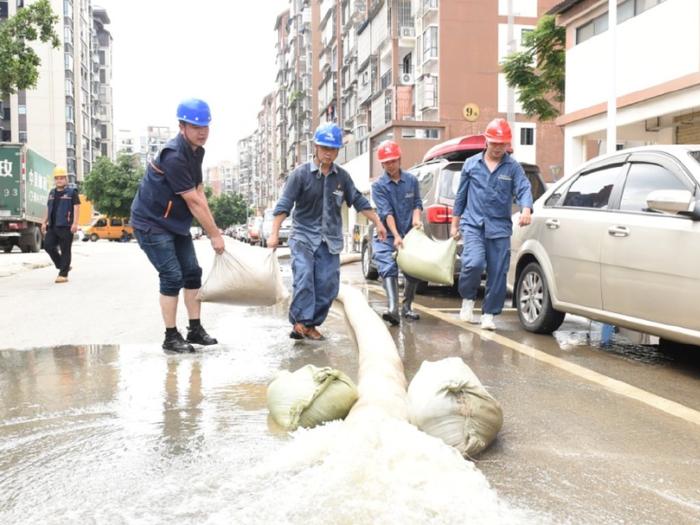南方电网以最短时间抢通梅州、桂林受灾用户供电