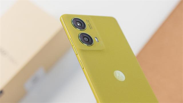 联想moto S50 Neo评测：Pantone色彩加持的风格设计这手感我爱了