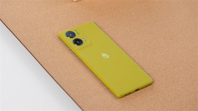 联想moto S50 Neo评测：Pantone色彩加持的风格设计这手感我爱了