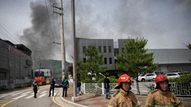 疏忽导致的“人祸”？韩国电池厂起火已致23人死亡，十余名中国工人遇难