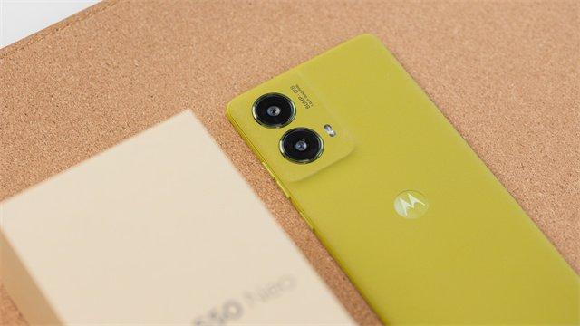 联想moto S50 Neo评测：Pantone色彩加持的风格设计这手感我爱了