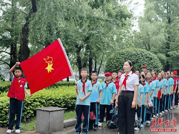 访志愿服务之家 接爱心传递之力 晨荷小学走进株洲市荷塘区志愿者之家