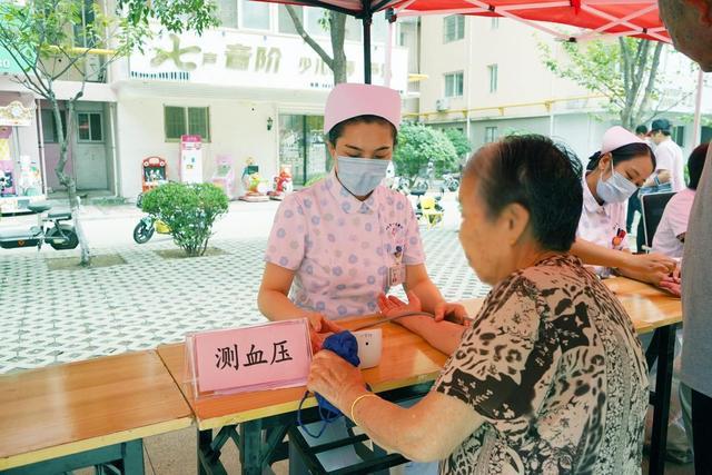 滕州市中心人民医院党建结对共建促健康，爱心义诊服务暖人心