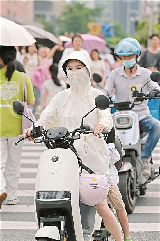 防晒经济升温 今年有哪些新趋势？“脸基尼”依然热卖