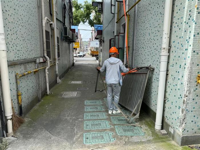 防汛备汛进行时：拆除“高空定时炸弹”，守护老百姓头顶上的安全