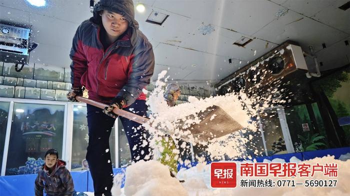 造雪师：孩子眼中的“冰雪魔法师”，也想去北方看雪