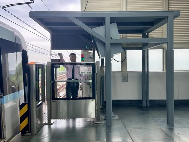 加装雨棚、自动扶梯：9号线多座车站硬件综合改造，升级换新颜