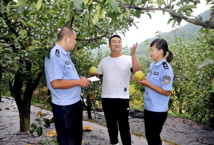 “二胖说毒”只剩一胖，昔日“瘾君子”现身说法：我带着刘警官的遗愿继续说