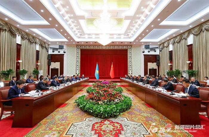 马兴瑞艾尔肯·吐尼亚孜会见哈萨克斯坦副总理茹曼加林