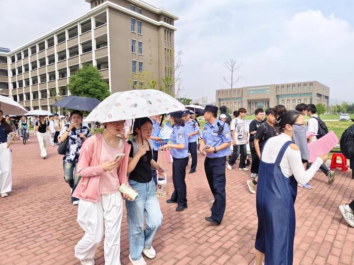 禁毒宣传走进蚌埠商学院