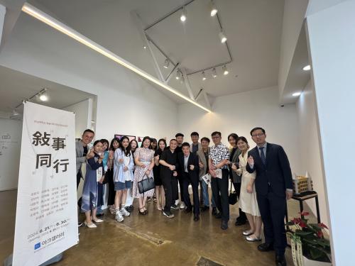 驻光州总领事顾景奇出席“叙事同行”中韩艺术展