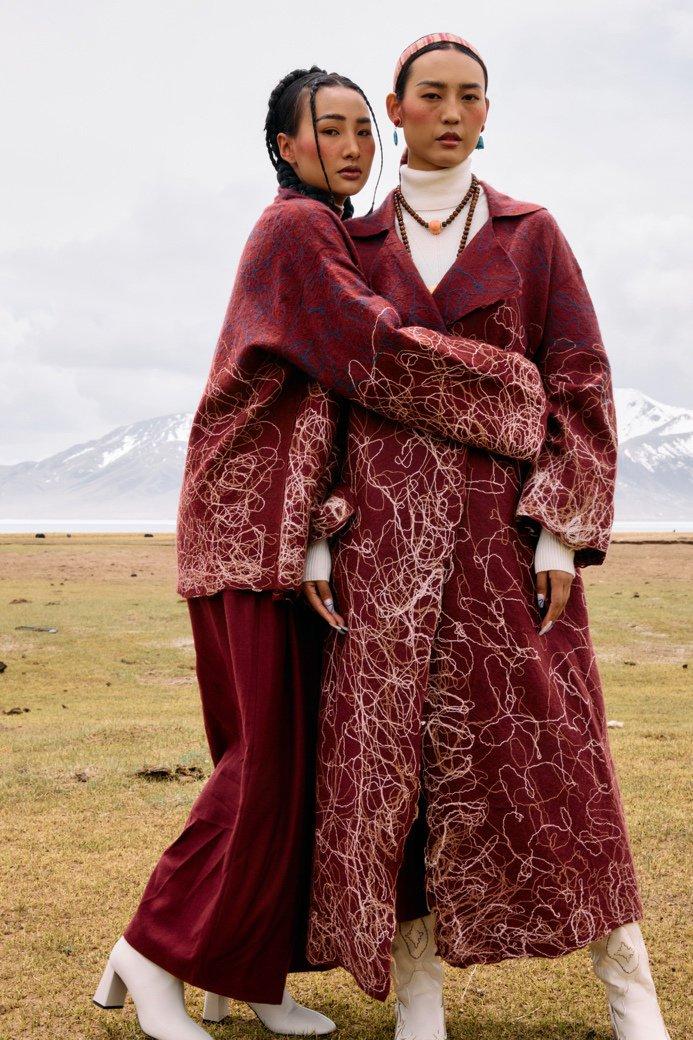 一场沪青合作的牦牛绒大秀，在海拔4000米的雪域高原举行