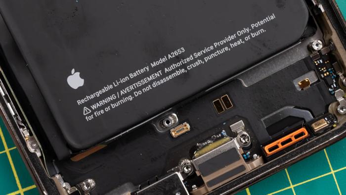 苹果正在研发新技术，未来 iPhone 更换电池将更容易