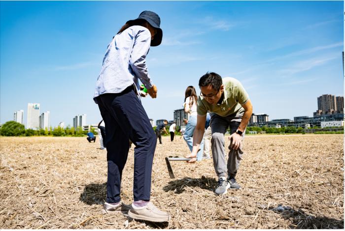 全国各地行动起来：“珍惜土地资源，我们植于心、践于行”