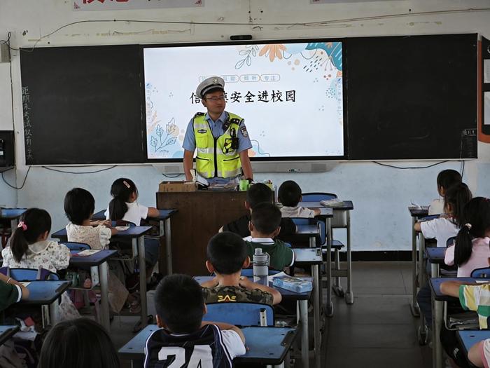 游仙区信义小学开展2024年春道路交通安全教育活动