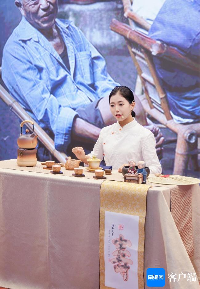 海南省华侨商业学校举办茶艺教学成果展示 展千年茶韵