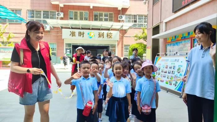 莲湖区星火路小学举行开放日活动