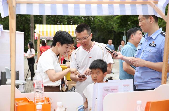 普及金融知识 共筑安全消费防线 | 宁波银行深圳分行开展“守住钱袋子·护好幸福家”宣讲活动