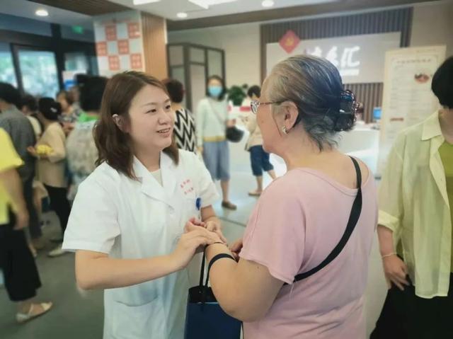 养生茶、香囊、三伏灸……来社区赴一场夏天的中医邀约