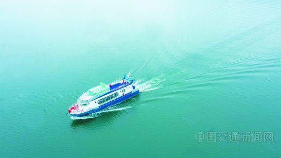 国内首艘商用氢燃料电池动力游览船交付使用