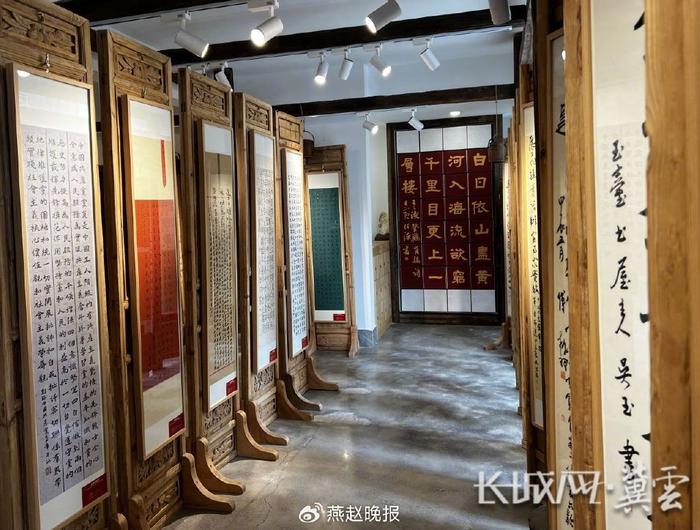 省会高校书法专业师生“喜迎七一同写党章书法展”在任源艺术空间开展