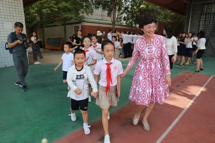 西安市新城区新知小学：毕业季，不说再见