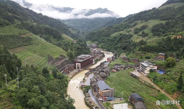 国社老张带你走进“天下第一长发村”