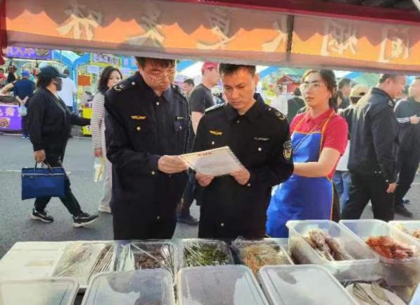 黑龙江省伊春市市场监管局乌翠分局：加强食品安全监管 守护“夜经济”
