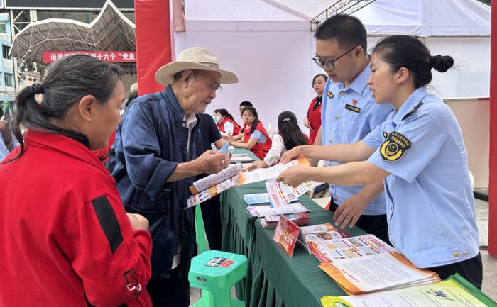 重庆市涪陵区敦仁街道市场监管所开展“党员义务奉献日”活动