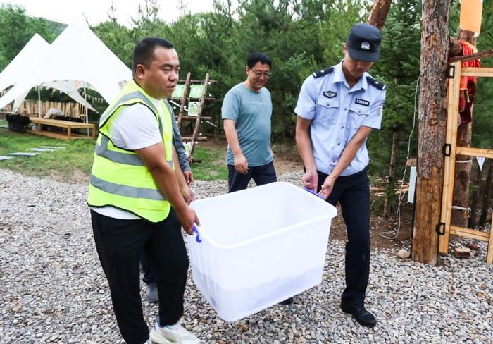 崆峒区：警民携手成功救助野生娃娃鱼