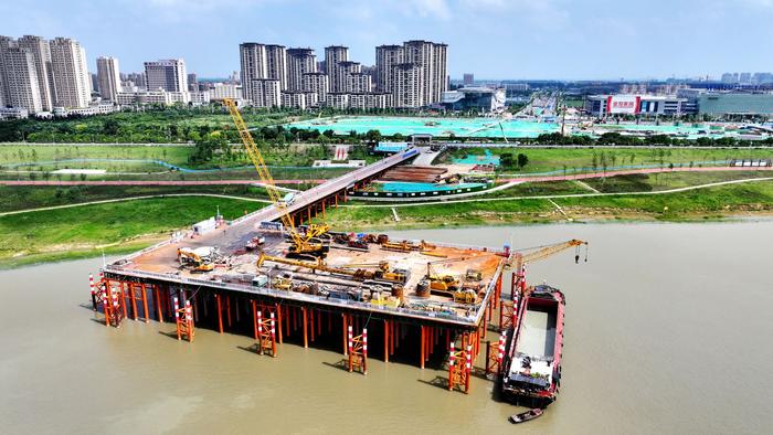 延安路淮河大桥主桥北岸桩基施工完成