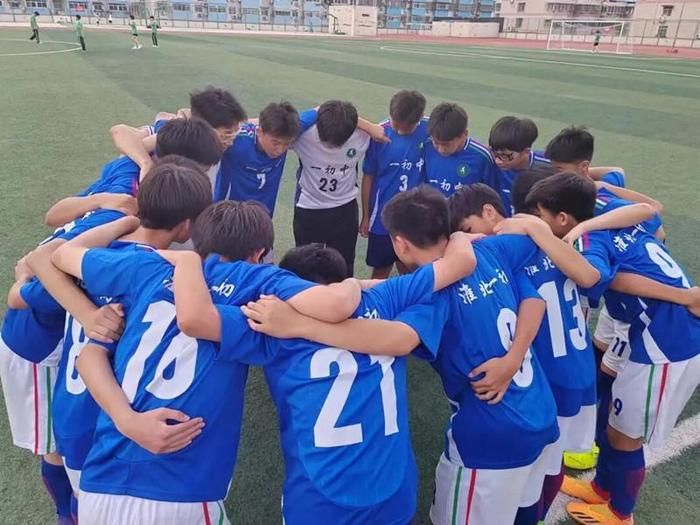 淮北市第一初级中学勇夺2024年淮北市校园足球比赛初中男子组冠军
