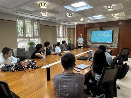 松鼠Ai文青松受邀出席北京大学、南开大学学术交流会，对话人工智能教育未来