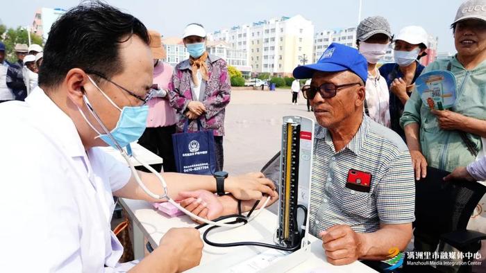 我市举行庆祝中国共产党成立103周年暨“口岸先锋”党员志愿服务集中活动日启动仪式